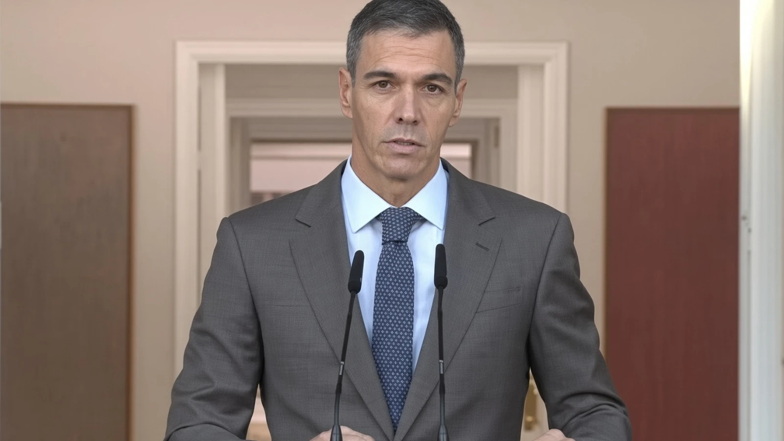 Sánchez anuncia las elecciones el 29 de noviembre sin preguntas